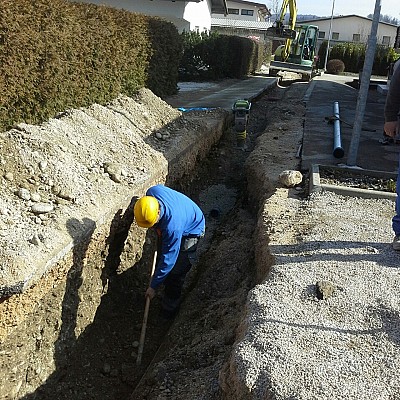 Šmartno v Tuhinju – the works on the facilities of the water supply pumping station and reservoir continue. Due to the works of the water system, in some areas of the road can be found occasional closures